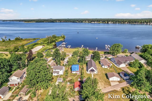 1624 Collier Drive W, Whitehall, MI 49461