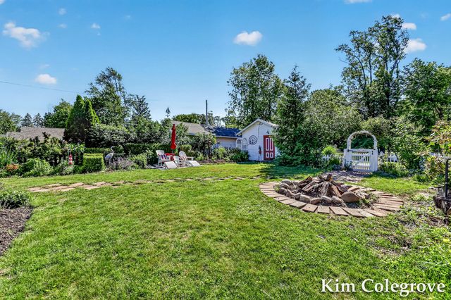 1624 Collier Drive W, Whitehall, MI 49461