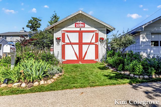 1624 Collier Drive W, Whitehall, MI 49461
