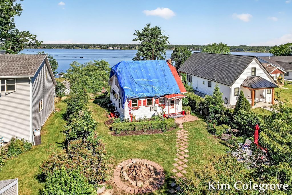 1624 Collier Drive W, Whitehall, MI 49461