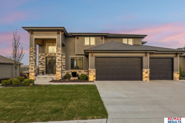 2027 S 211 Street, Elkhorn, NE 68022