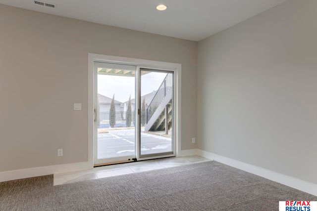 2027 S 211 Street, Elkhorn, NE 68022