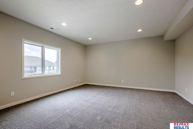 2027 S 211 Street, Elkhorn, NE 68022