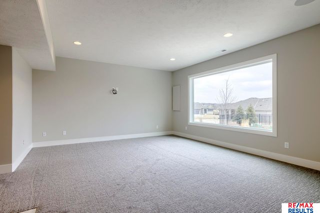 2027 S 211 Street, Elkhorn, NE 68022