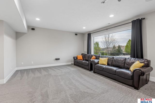 2027 S 211 Street, Elkhorn, NE 68022