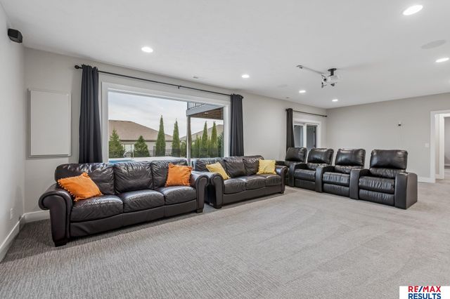 2027 S 211 Street, Elkhorn, NE 68022