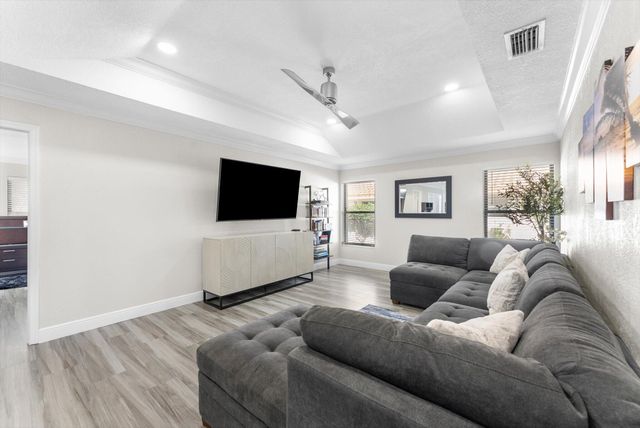 2672 SW 23rd Cranbrook Drive, Boynton Beach, FL 33436