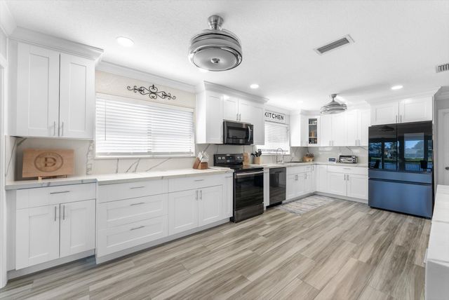 2672 SW 23rd Cranbrook Drive, Boynton Beach, FL 33436