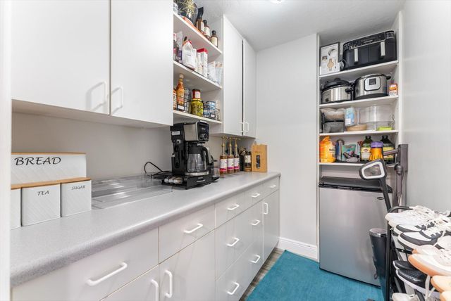 2672 SW 23rd Cranbrook Drive, Boynton Beach, FL 33436