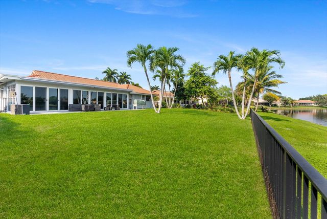 2672 SW 23rd Cranbrook Drive, Boynton Beach, FL 33436