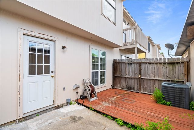 6702 Everhart W105, Corpus Christi, TX 78413
