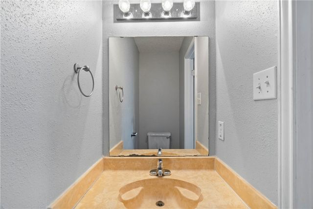 6702 Everhart W105, Corpus Christi, TX 78413