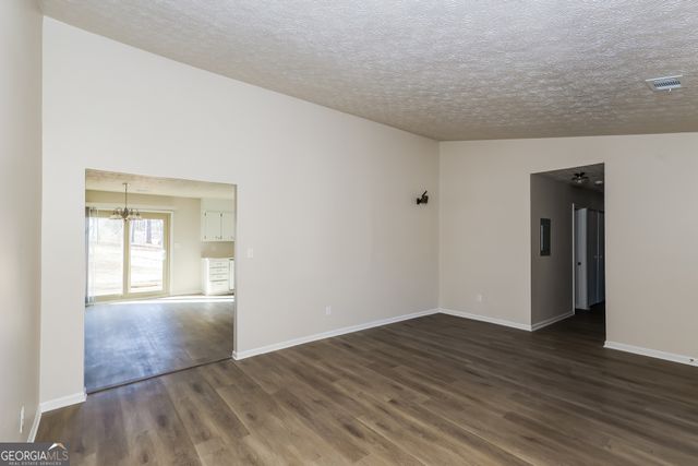 1070 Salisbury Trail, Riverdale, GA 30296