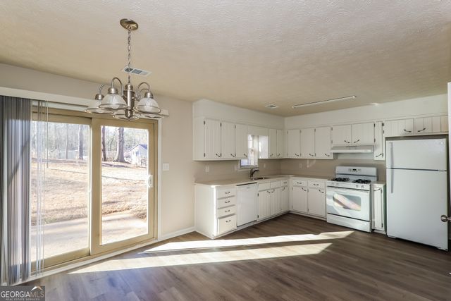 1070 Salisbury Trail, Riverdale, GA 30296