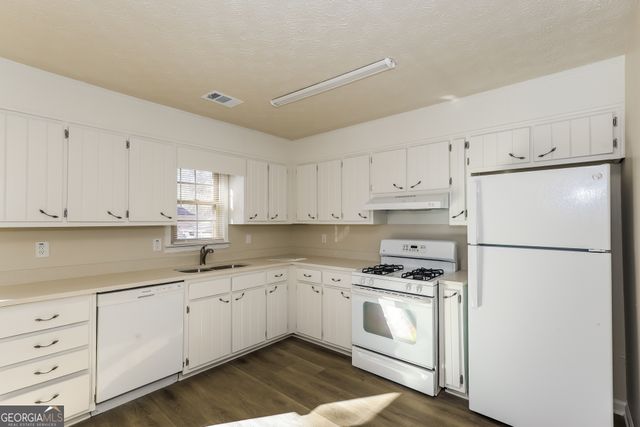 1070 Salisbury Trail, Riverdale, GA 30296