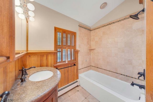 95 Wildwood Rd, Jefferson Twp., NJ 07438