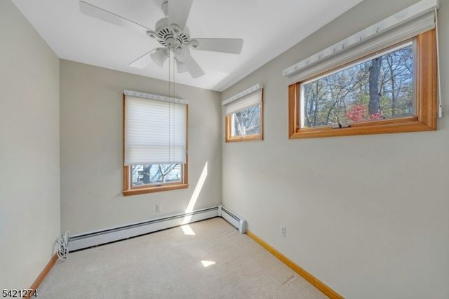 95 Wildwood Rd, Jefferson Twp., NJ 07438