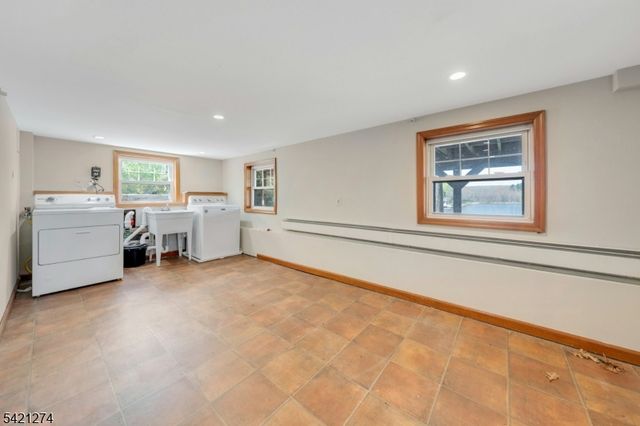 95 Wildwood Rd, Jefferson Twp., NJ 07438