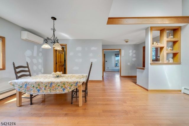 95 Wildwood Rd, Jefferson Twp., NJ 07438