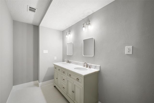 15102 Long Oak Drive, Houston, TX 77070