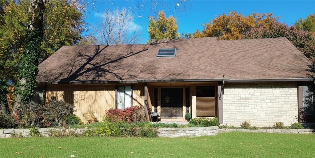 2901 Trenchard Drive, Independence, MO 64057