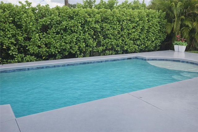 6325 6th Street, Vero Beach, FL 32968