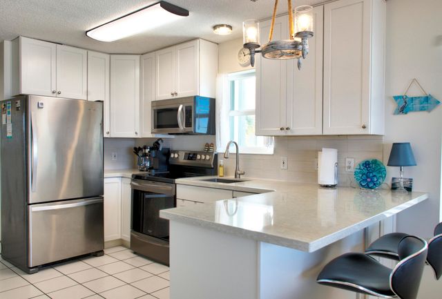 7464 Sunset Harbor Drive APT 131, Navarre, FL 32566