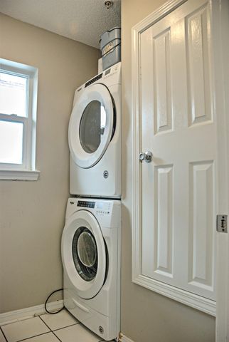 7464 Sunset Harbor Drive APT 131, Navarre, FL 32566