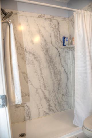 7464 Sunset Harbor Drive APT 131, Navarre, FL 32566