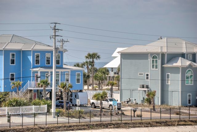 7464 Sunset Harbor Drive APT 131, Navarre, FL 32566