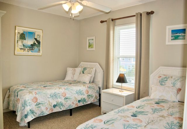 7464 Sunset Harbor Drive APT 131, Navarre, FL 32566