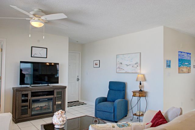 7464 Sunset Harbor Drive APT 131, Navarre, FL 32566