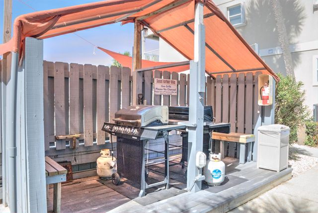 7464 Sunset Harbor Drive APT 131, Navarre, FL 32566