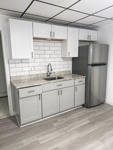 66 Broadway 2R, Methuen, MA 01844