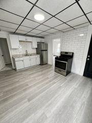 66 Broadway 2R, Methuen, MA 01844
