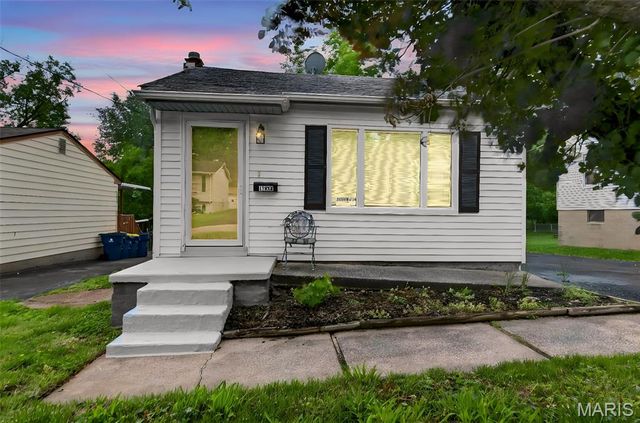 11038 Gertrude Avenue, St Ann, MO 63074