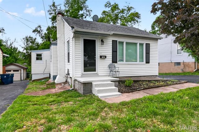 11038 Gertrude Avenue, St Ann, MO 63074