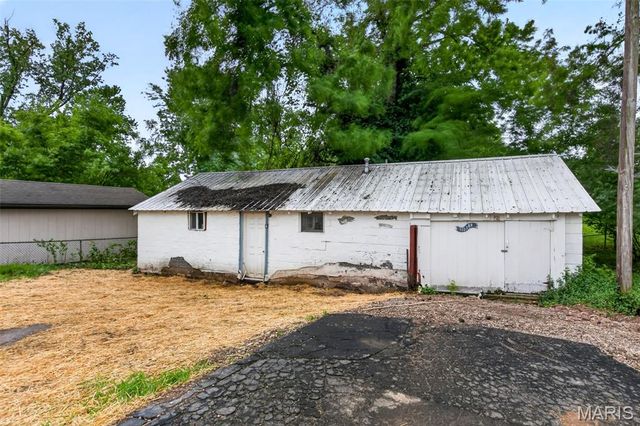 11038 Gertrude Avenue, St Ann, MO 63074