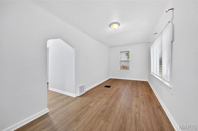 11038 Gertrude Avenue, St Ann, MO 63074