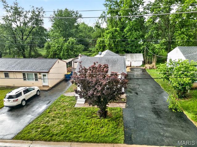 11038 Gertrude Avenue, St Ann, MO 63074