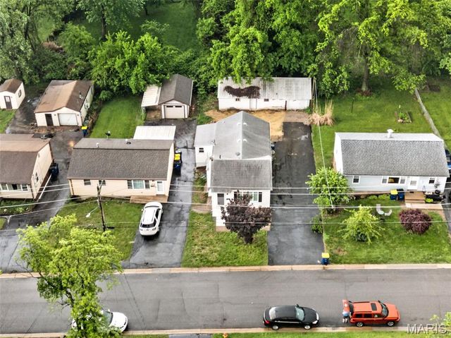 11038 Gertrude Avenue, St Ann, MO 63074