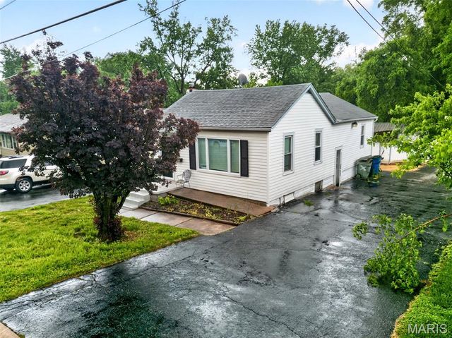 11038 Gertrude Avenue, St Ann, MO 63074