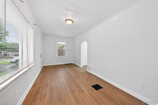 11038 Gertrude Avenue, St Ann, MO 63074