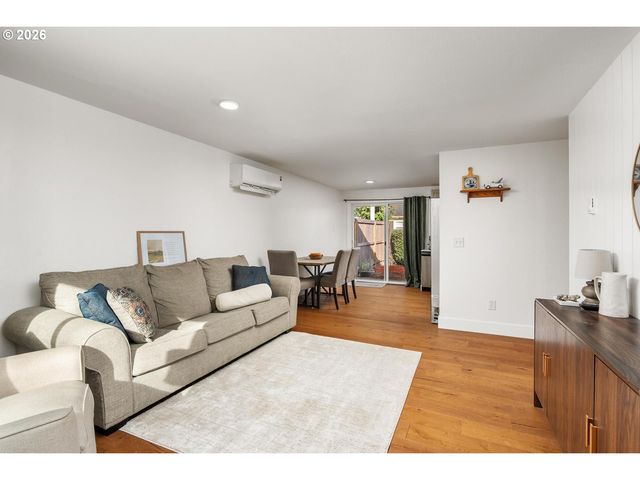 2519 E 35TH St, Vancouver, WA 98663