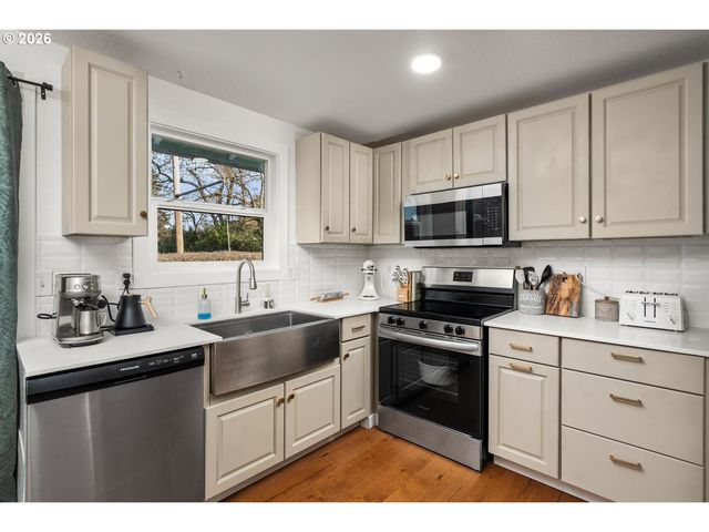 2519 E 35TH St, Vancouver, WA 98663