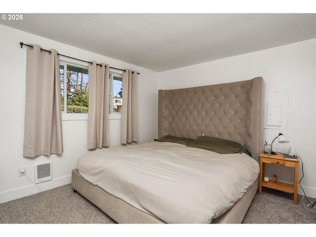 2519 E 35TH St, Vancouver, WA 98663