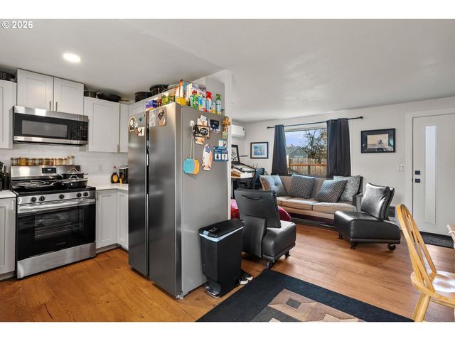 2519 E 35TH St, Vancouver, WA 98663