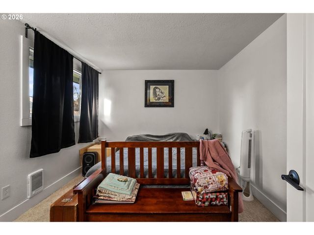 2519 E 35TH St, Vancouver, WA 98663