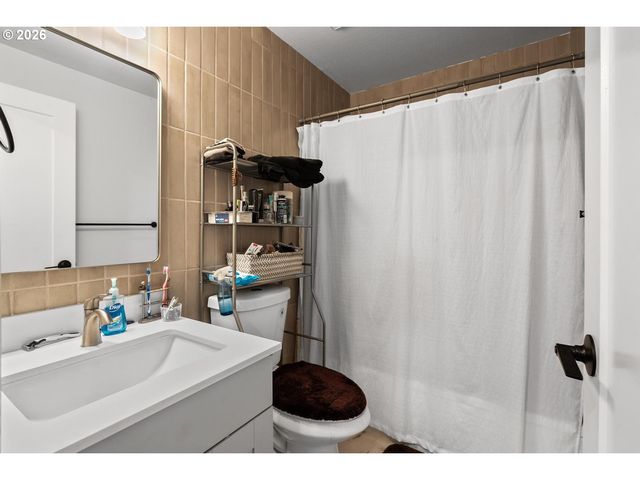 2519 E 35TH St, Vancouver, WA 98663