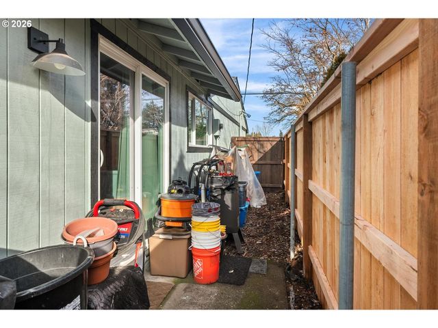 2519 E 35TH St, Vancouver, WA 98663